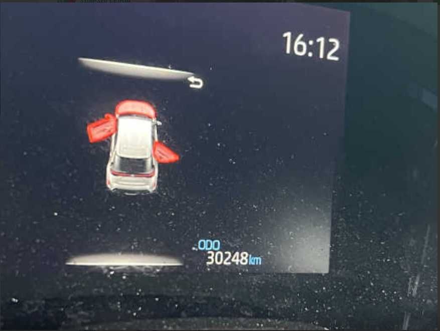 TOYOTA Yaris Cross 1.5 HDF Salvado