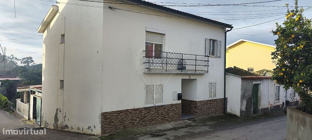 Moradia T4 para venda