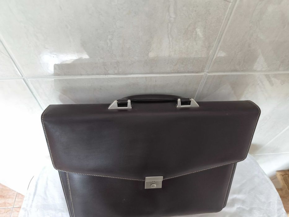 Mala tipo pasta de documentos castanha