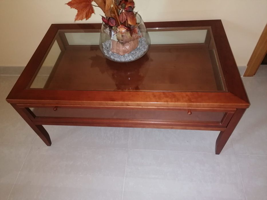 Mesa de centro em madeira