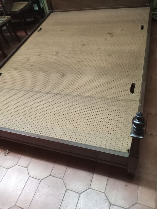 Cama e guarda roupa antigo