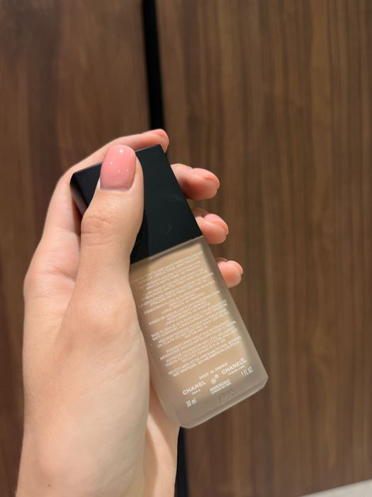 Тональний флюїд Chanel Ultra Le Teint B10