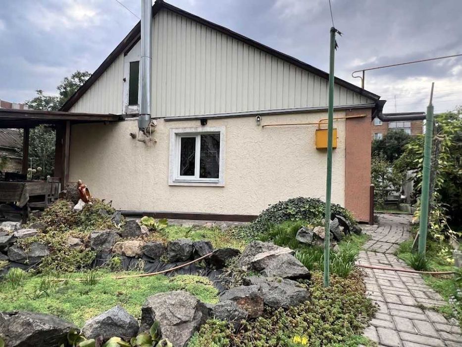 Продається окремий житловий будинок по вул. Грушевського. Галина