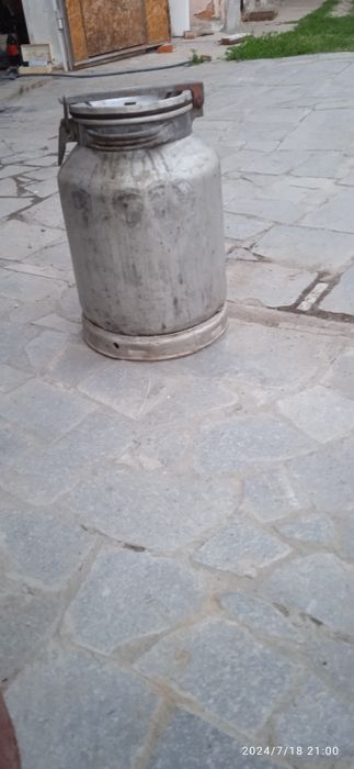 Бідон алюмінієвий,стан нормальний,гумка герметично