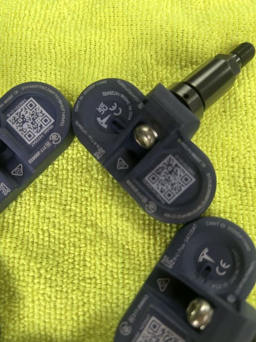 Датчики тиску Тесла  Модел 3 ,Y TPMS tesla
