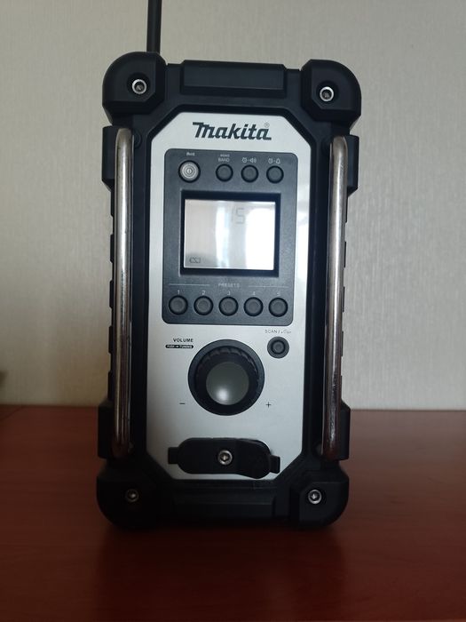Радіоприймач Makita dmr 102