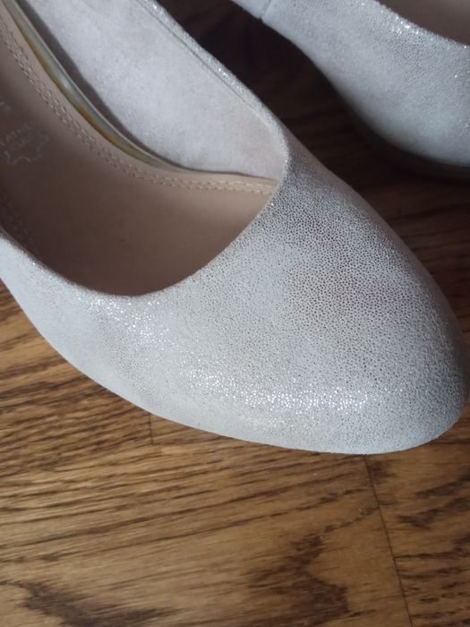 Czółenka r. 37 beż