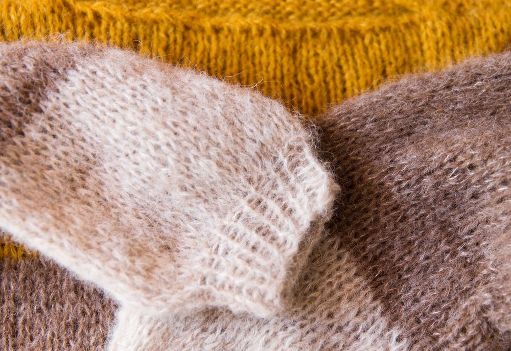 Sweter ręcznie robiony na drutach. Oversize