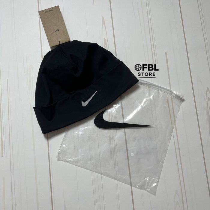 Термо шапка Nike Peak Beanie для футболу, бігу чи тренувань