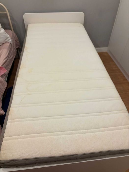 Cama de Solteiro, muito bem estimada, super confortável