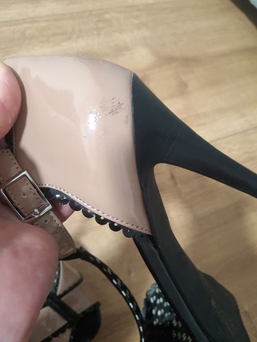 Wysokie eleganckie szpilki