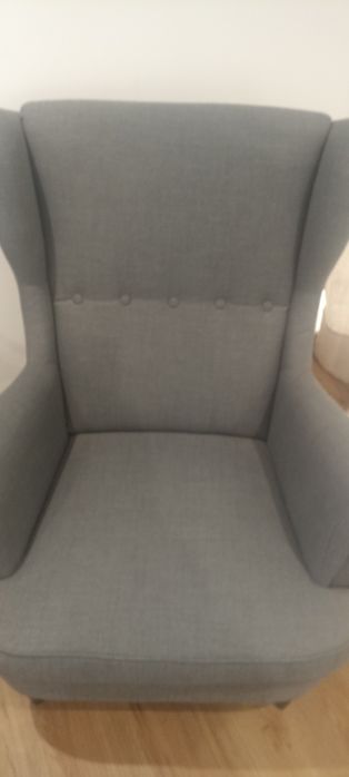 Poltrona e repousa pés IKEA, estado Novo