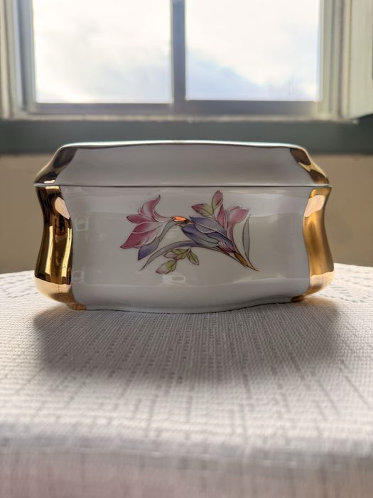 Caixa porcelana com flores