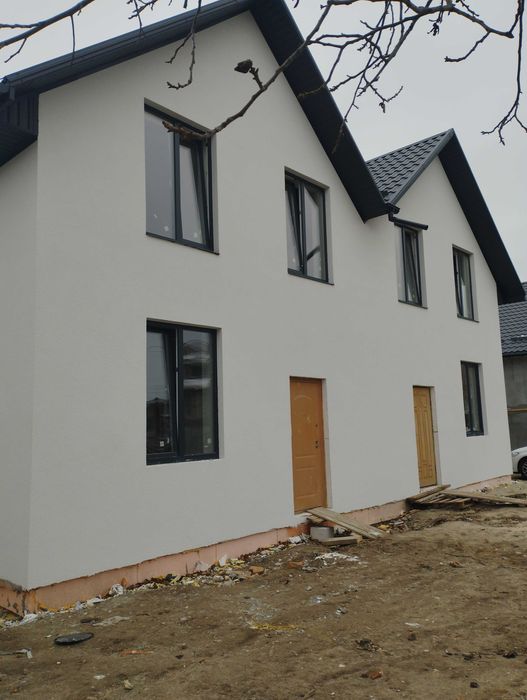 Продаю будинок в дуплексі на Таращанському