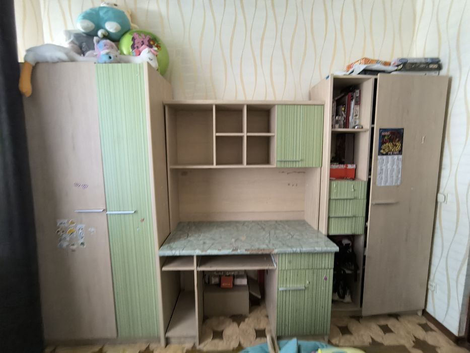 Стенка  детская в спальню