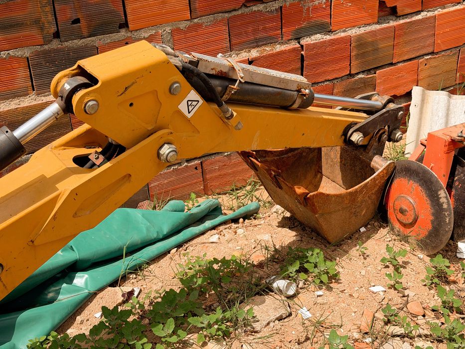 Retroescavadeira Agrícola para bobcat – Braço de Escavação