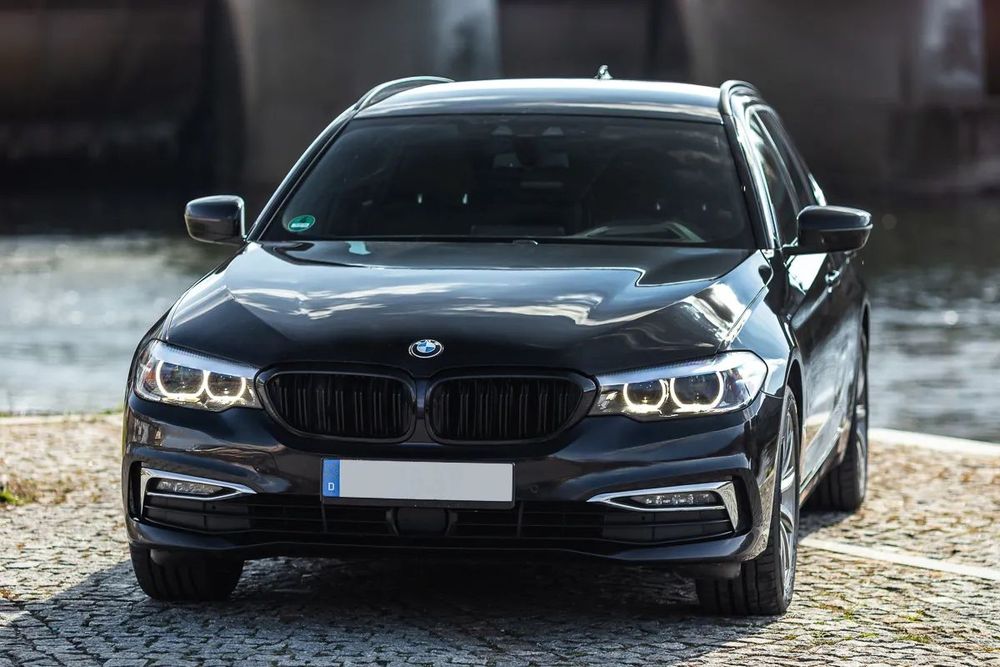 BMW Seria 5 520d xDrive Luxury Line