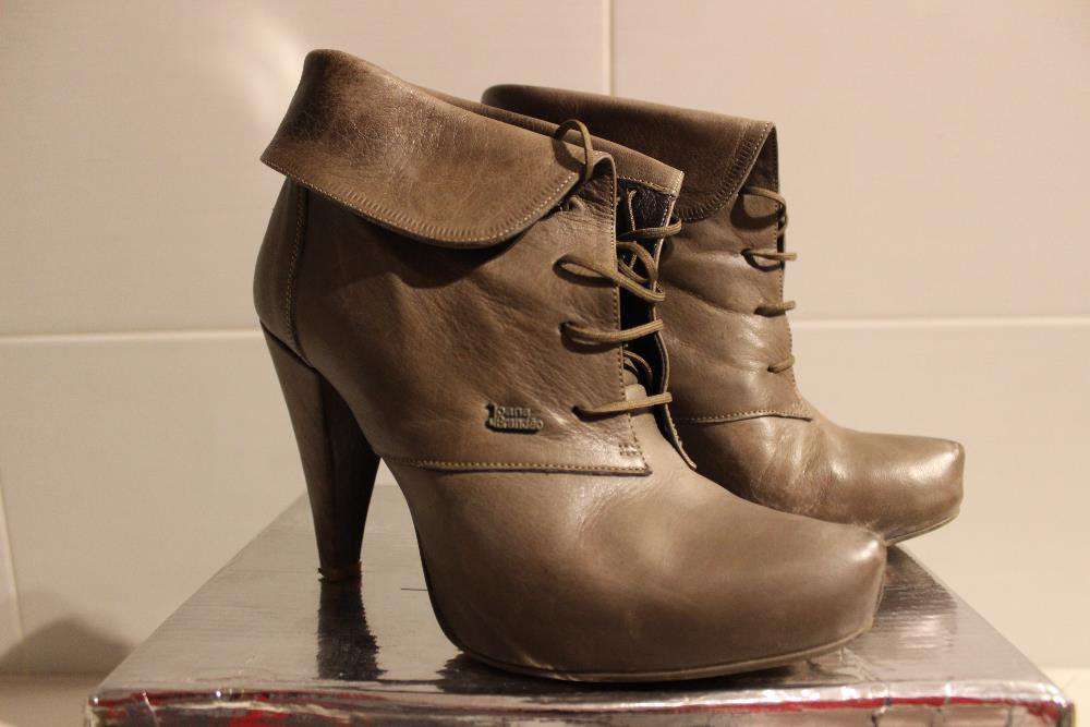 Botas senhora taupe