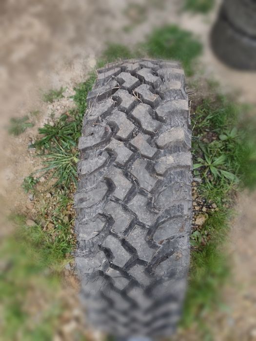 Pneus de moto 4 e pneus de 4x4