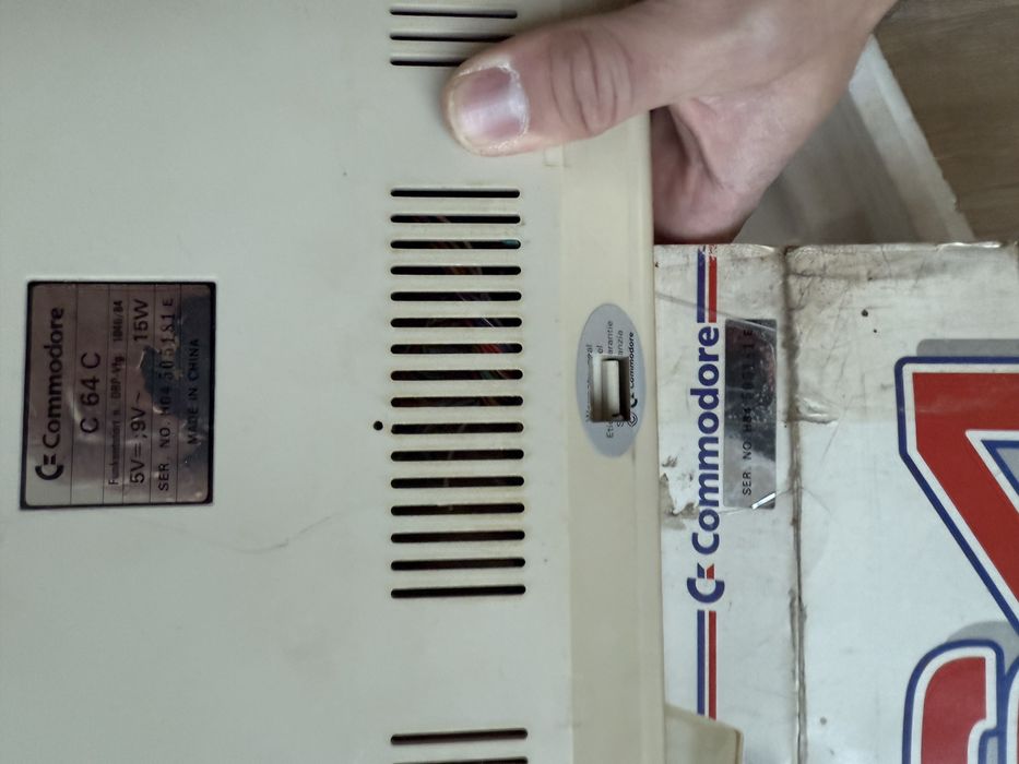 Commodore 64C komplet w pudełku – sprawny, stan dobry