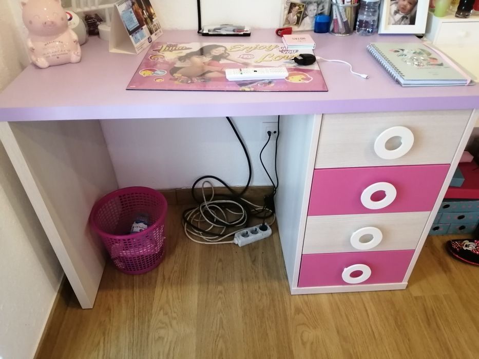 Cama menina + secretaria