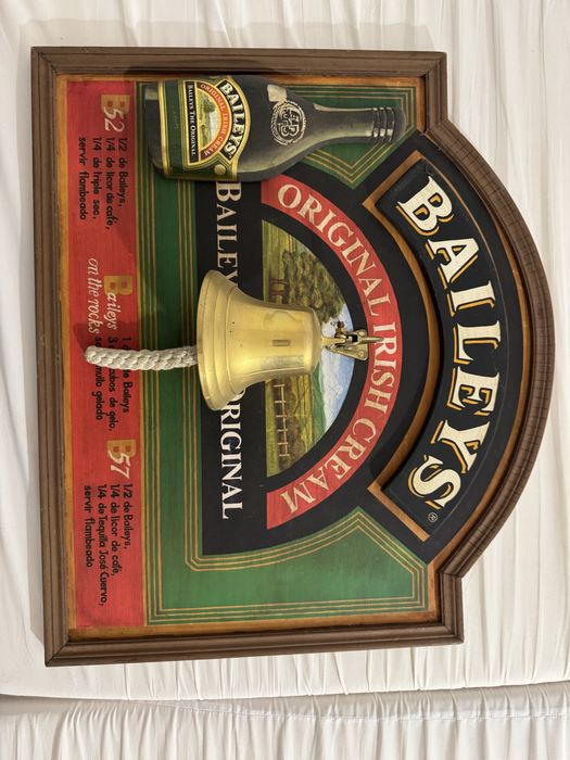 Quadro Baileys com sino em cobre