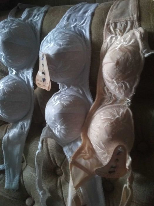 Ліфчики для дівчинки р- 1,2 нові з етикетками