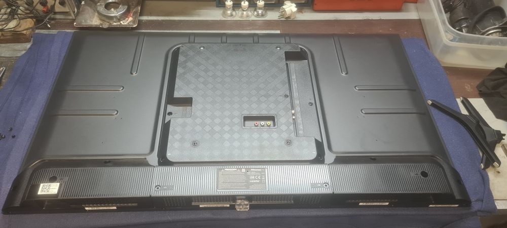 Smartv Hisense 43E7NQ ecran partido restaurante pecas boas