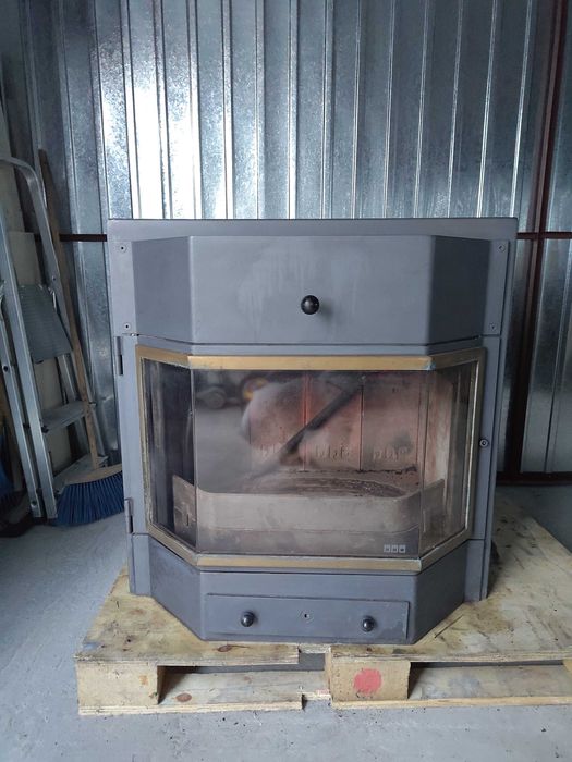 Piec kominek z płaszczem wodnym 45kW używany