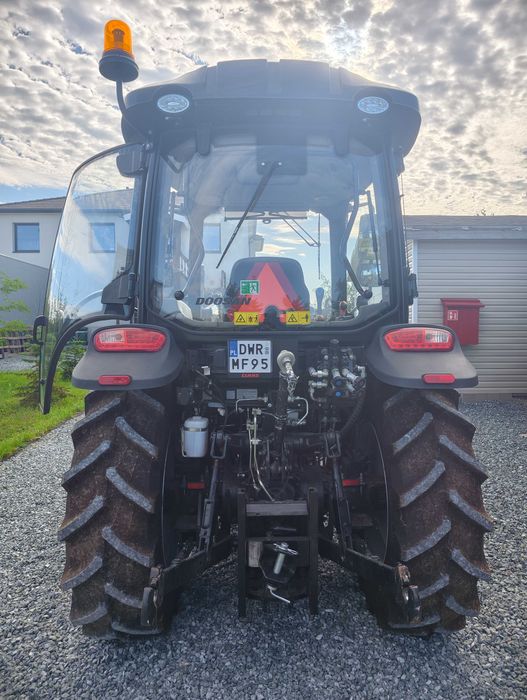 Ciągnik rolniczy Lovol Doosan 4 cylindry M504 PRO