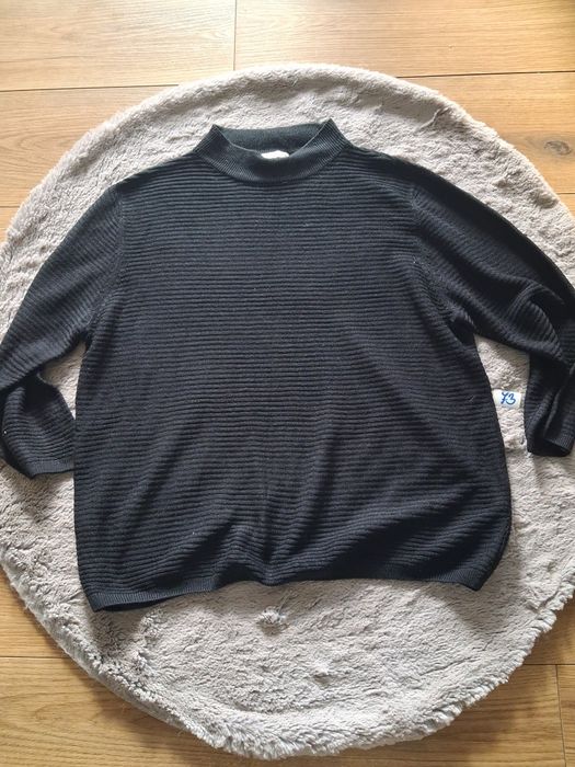 Czarny prozkowany sweter polgolf rekaw 3/4. Rozmiar L