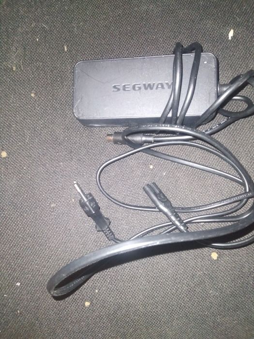 Caregador de trotinete eletrica