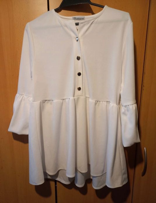 Elegancka białą tunika