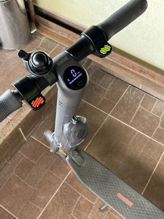 Продаю электросамокат ninebot