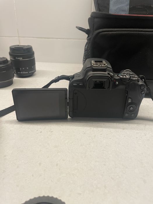 Maquina fotografica Canon EOS 200D