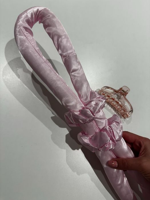 Różowy wałek do kręcenia włosów – nowy, zestaw z gumkami i klamrą