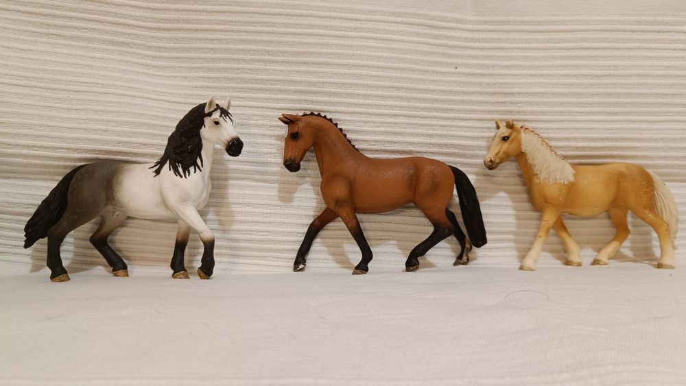 Koń schleich - zestaw 3 sztuk