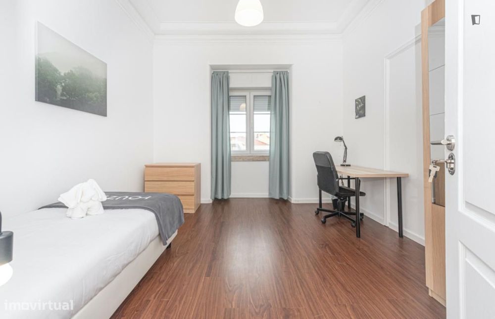 Quarto - localizado em Marquês de Pombal Lisbon