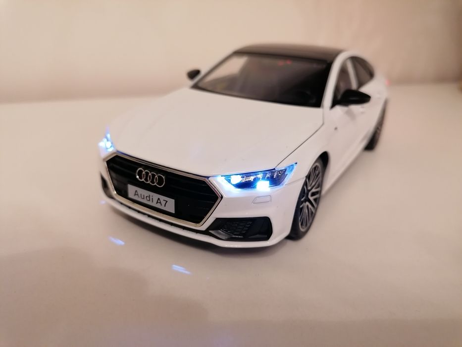 Autko/model Audi A7 skala 1:24, światła dźwięk