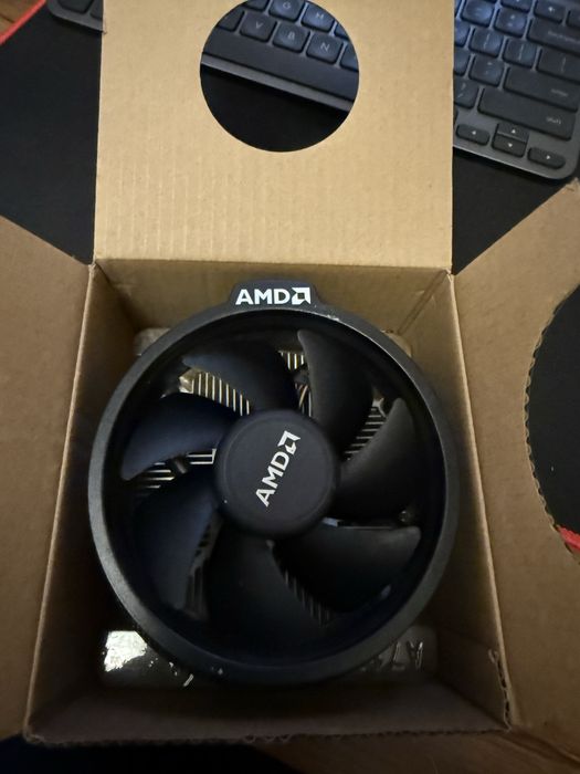 Боксовий куллер AMD