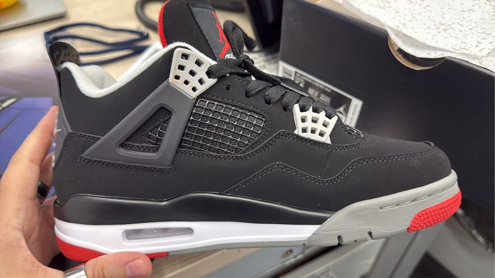 Vendo Nike Jordan Retro 4 Bred 2019
