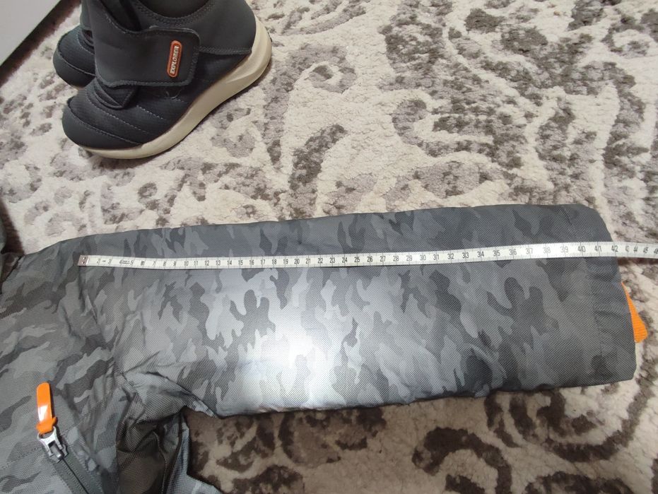 Куртка вітровка демісезона на хлопчика 6-7років.