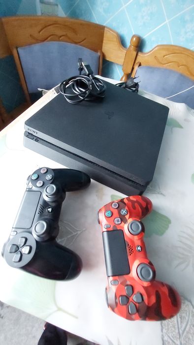 Sony Playstation 4. Продам сони плейстешн 4