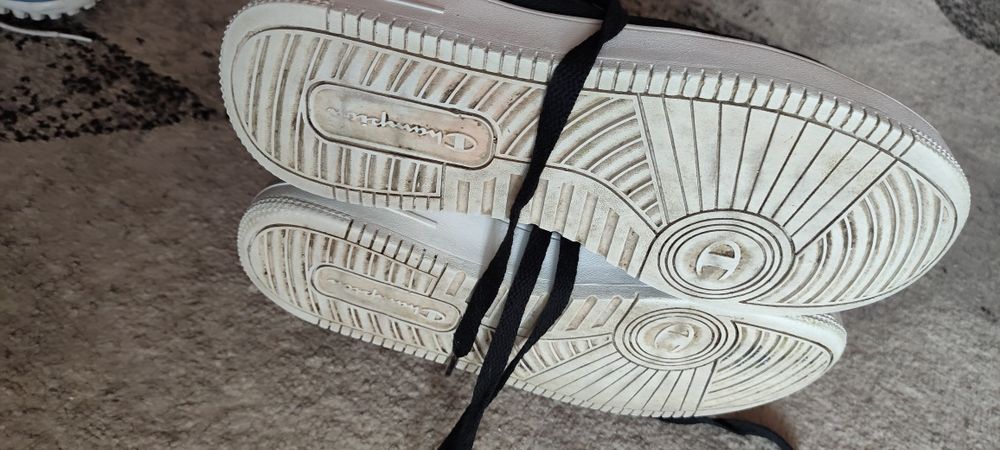 Piękne buty Champion 41