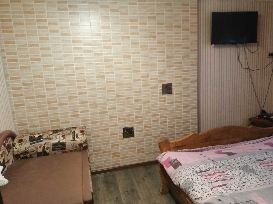 3 комнатную  на Закревского у "Метро" - сутки, неделя, оплата на Фоп!
