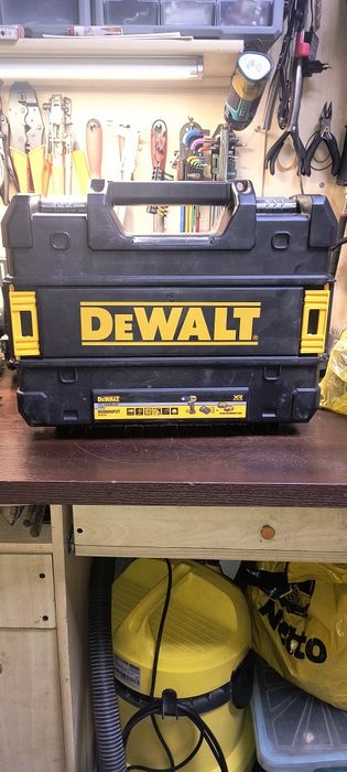 Walizka DeWalt na  wiertarkę dcd  800