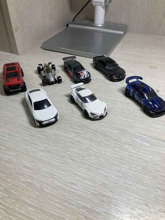 Продам свою колекцію Hot Wheels