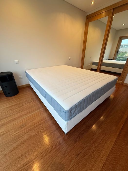Cama NOVA IKEA 160x200cm