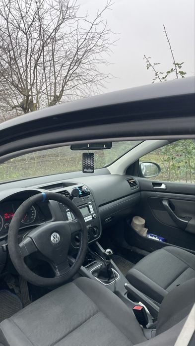 Продам Volkswagen Golf V 1.4 MPI