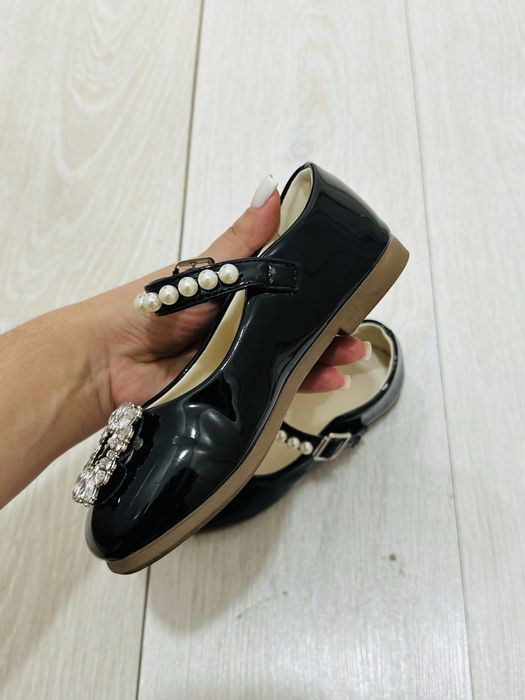 Продам туфли на девочку